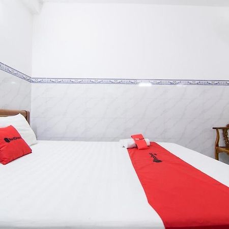 Reddoorz Hoang Tuan Hotel Thành Pho Ho Chí Minh Esterno foto