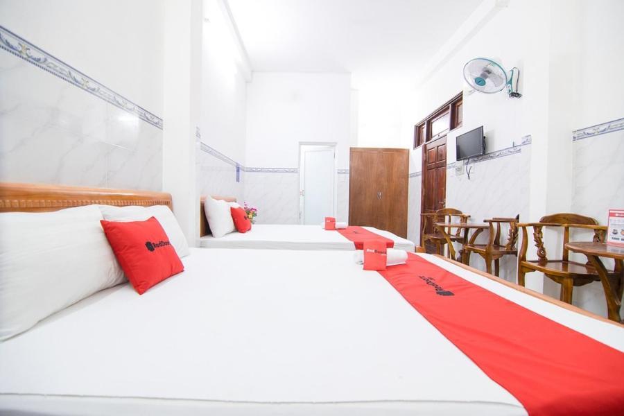 Reddoorz Hoang Tuan Hotel Thành Pho Ho Chí Minh Esterno foto