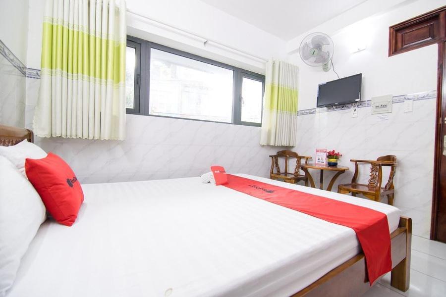 Reddoorz Hoang Tuan Hotel Thành Pho Ho Chí Minh Esterno foto